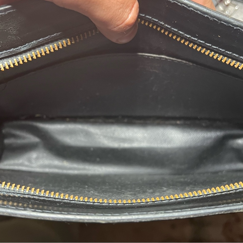 Authentic LOUIS VUITTON Epi Black Clutch - Picture 9 of 11
